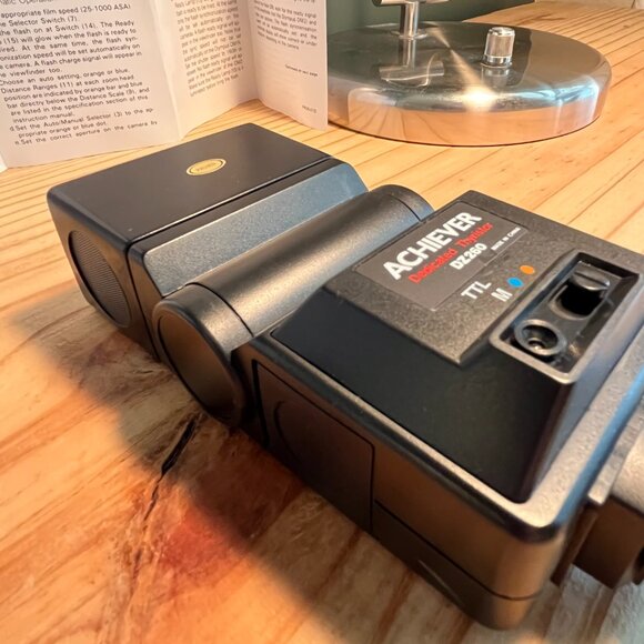 Minolta Achiever DZ260 Camera Flash - Picture 10 of 13